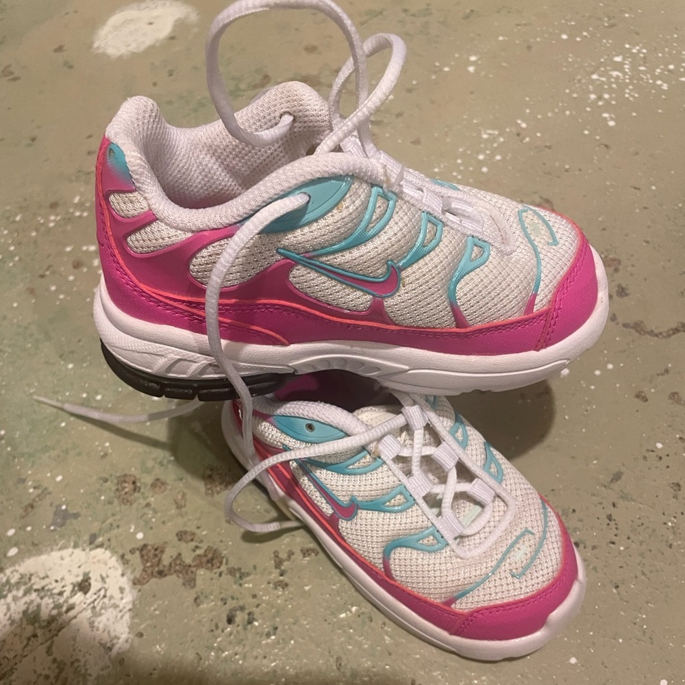 Air max/ size 8c/colour neon pink,sky blue and white